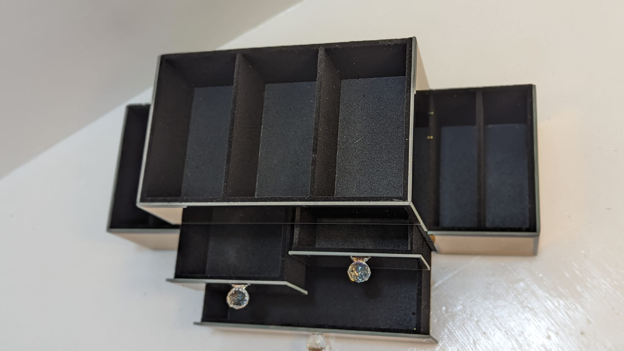 Gold Jewlery Box - Image 3