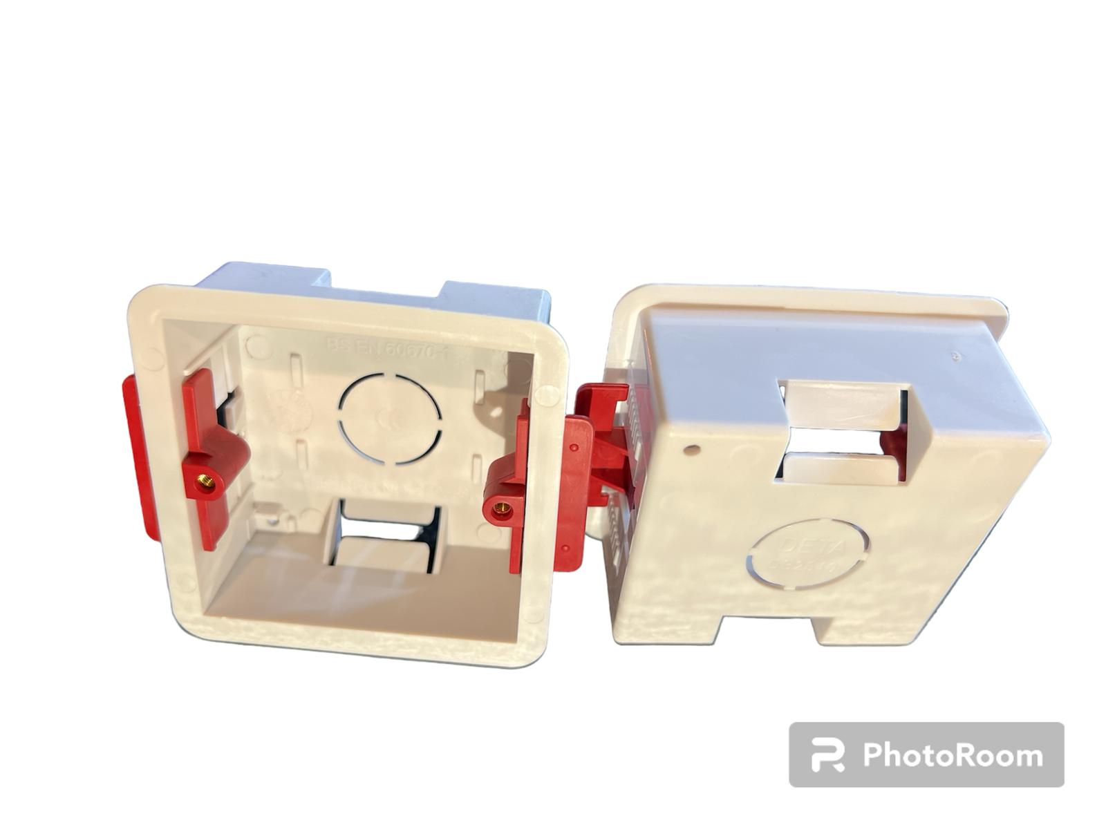 Plastic 35mm Single Pattress Box - Image 11