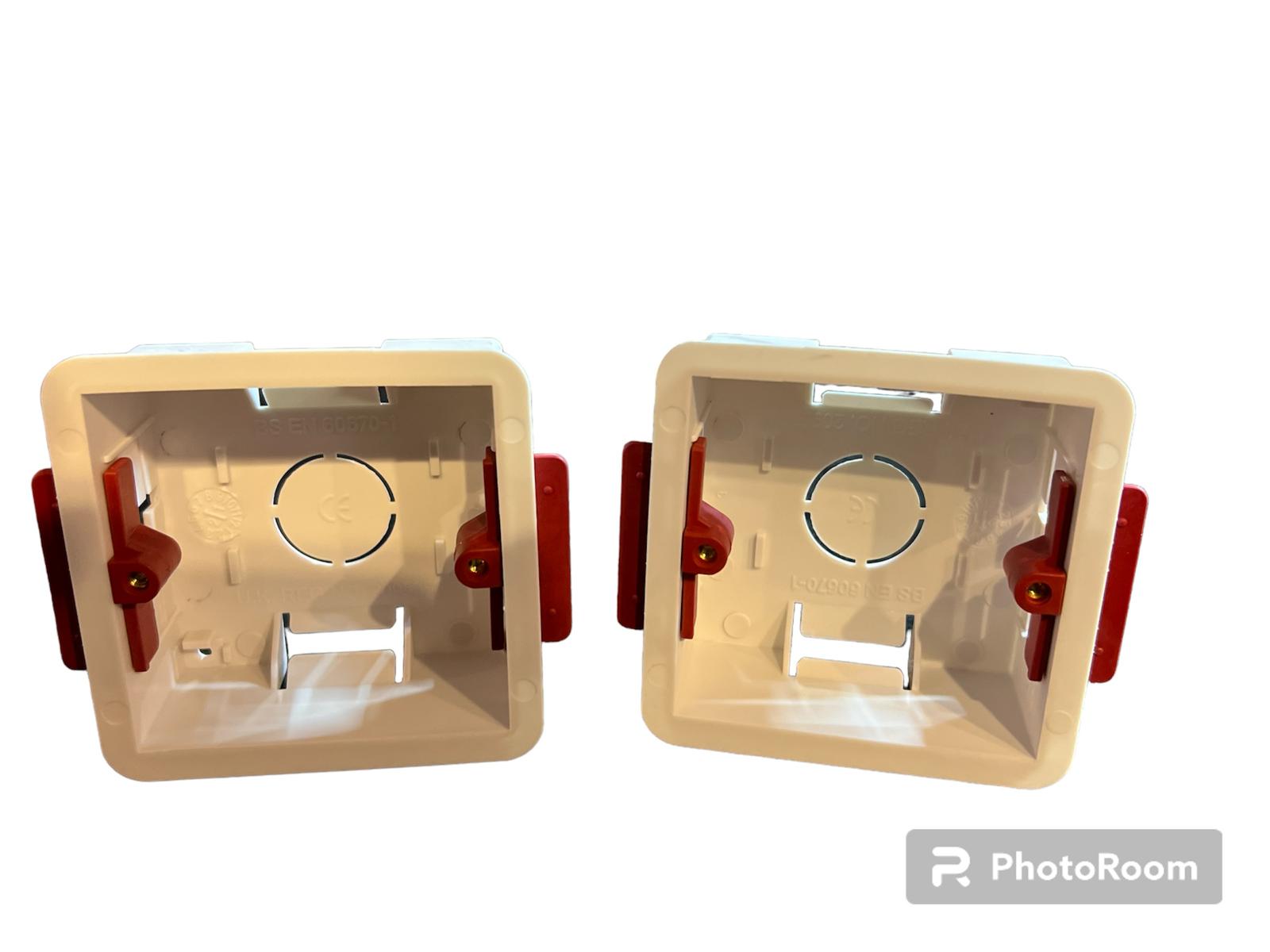 Plastic 35mm Single Pattress Box - Image 6