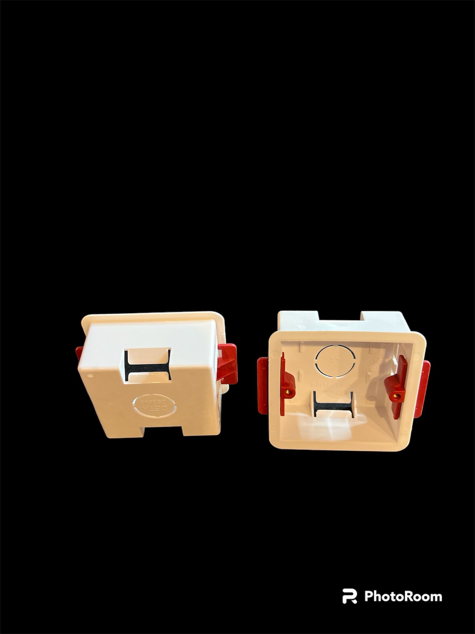 Plastic 35mm Single Pattress Box - Image 10